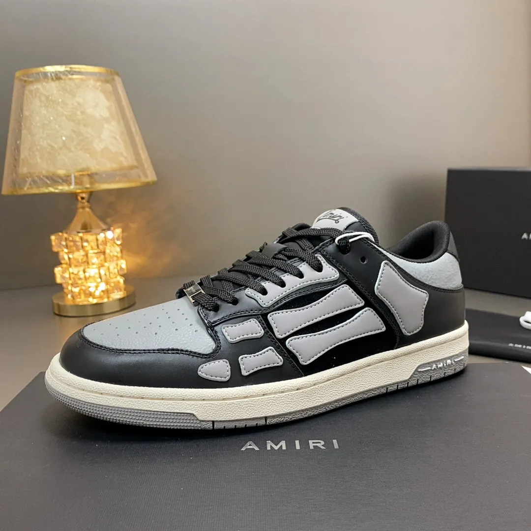 p580🐮🐮AMIRI Couple Style👑 The latest The Pacific Series Couple Style💀🦴Bone Stars Casual Sports Shoes Skateboard Shoes✔️ AMIRI's Pacific shoes are a sneaker that combines luxury and street style. Many celebrities and Internet celebrities have the same style. Its design and workmanship are very exquisite. Made of high-grade cow leather, soft to the touch and highly durable. 💎Fabrics: Original custom imported first-layer cowhide 💎Inner lining: Original customized breathable mesh 💎Foot: Original injection molded one-piece, comfortable, wear-resistant and not tiring for feet 💎Outsole: Original 1:1 molded three-color sole Original outsole 💎Sole thickness: 3CM 💎Size: Female 35-40 Male 39-46 💎Price; Top version 👑Special remarks Remark: (Female size 34 40 . Men's sizes 38 45 46 are customized and cannot be returned or exchanged. Please note when ordering! Thank you🤝🤝